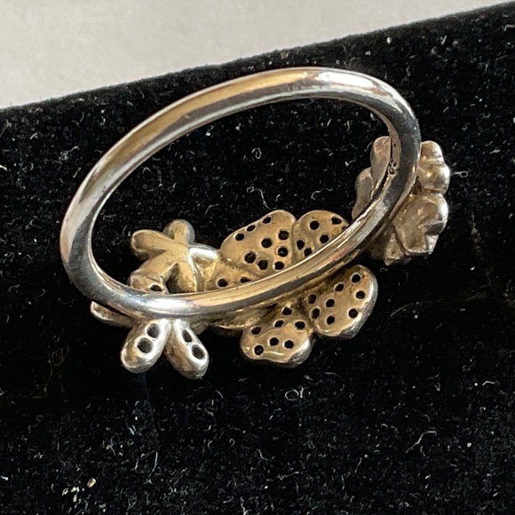 Pandora Silver and White Floral Ring - Picture 4 of 5